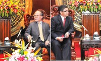 Ketua MN Nguyen Sinh Hung menerima Duta Besar Thailand dan Indonesia